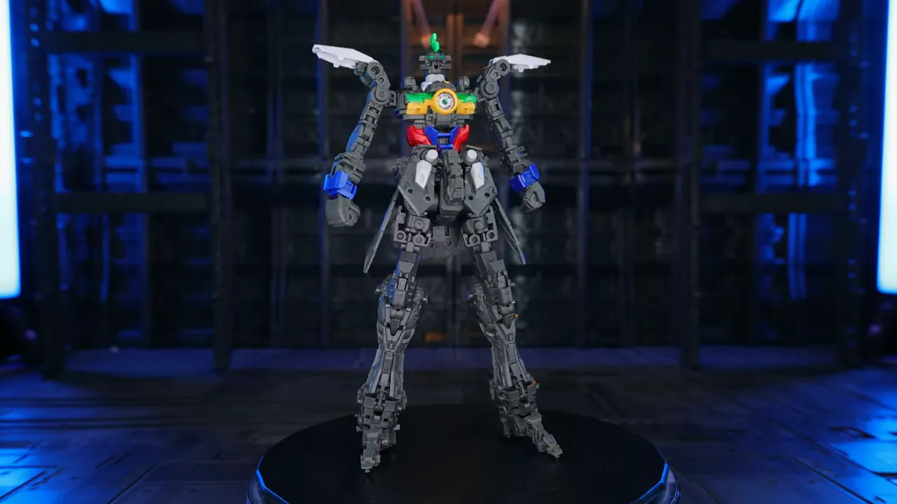 Inner frame completado del RG Wing Zero con piezas grises y claras que muestran ojos y gemas detalladas